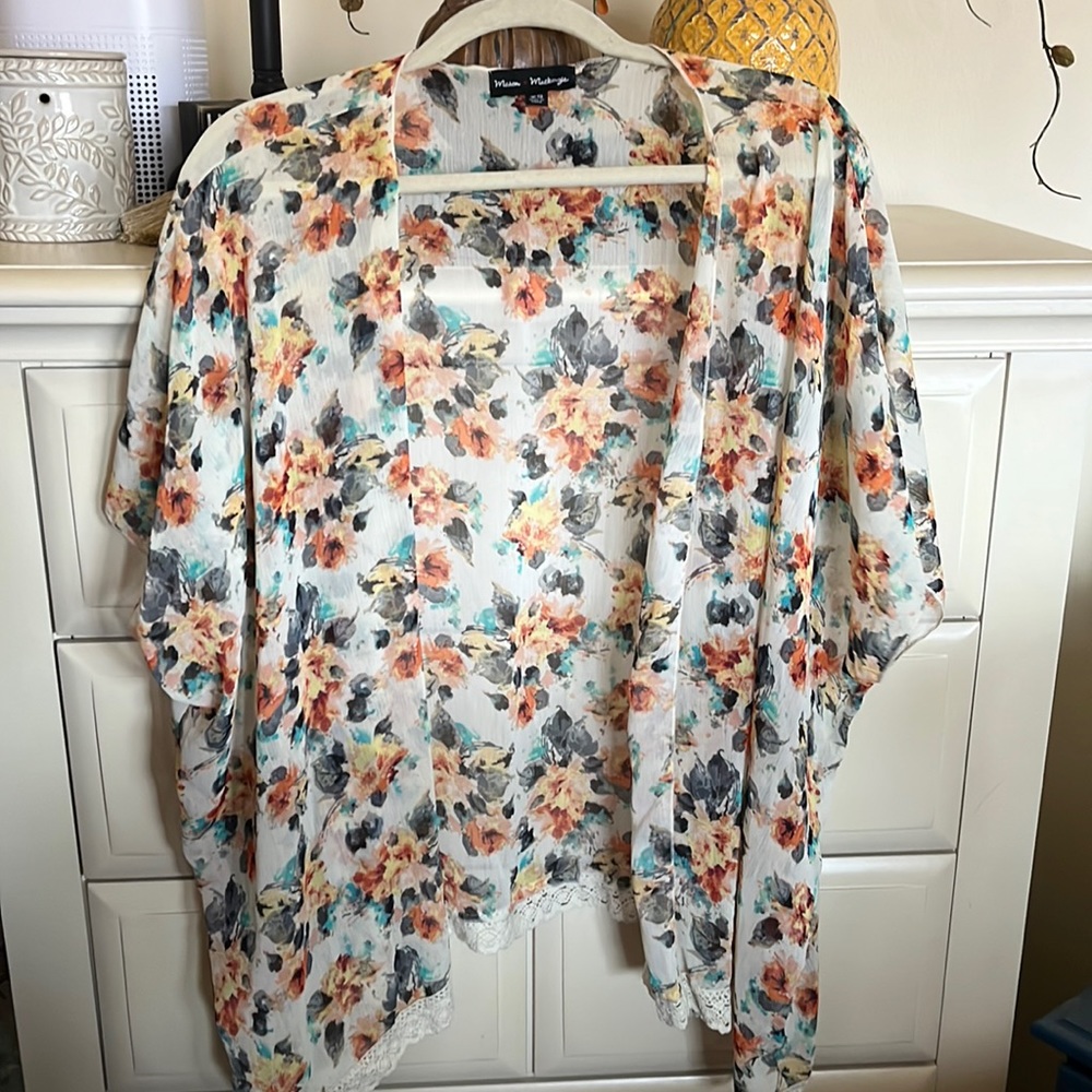 Mason+Makenzie Sheer Lace Trim Open Shrug Size XS